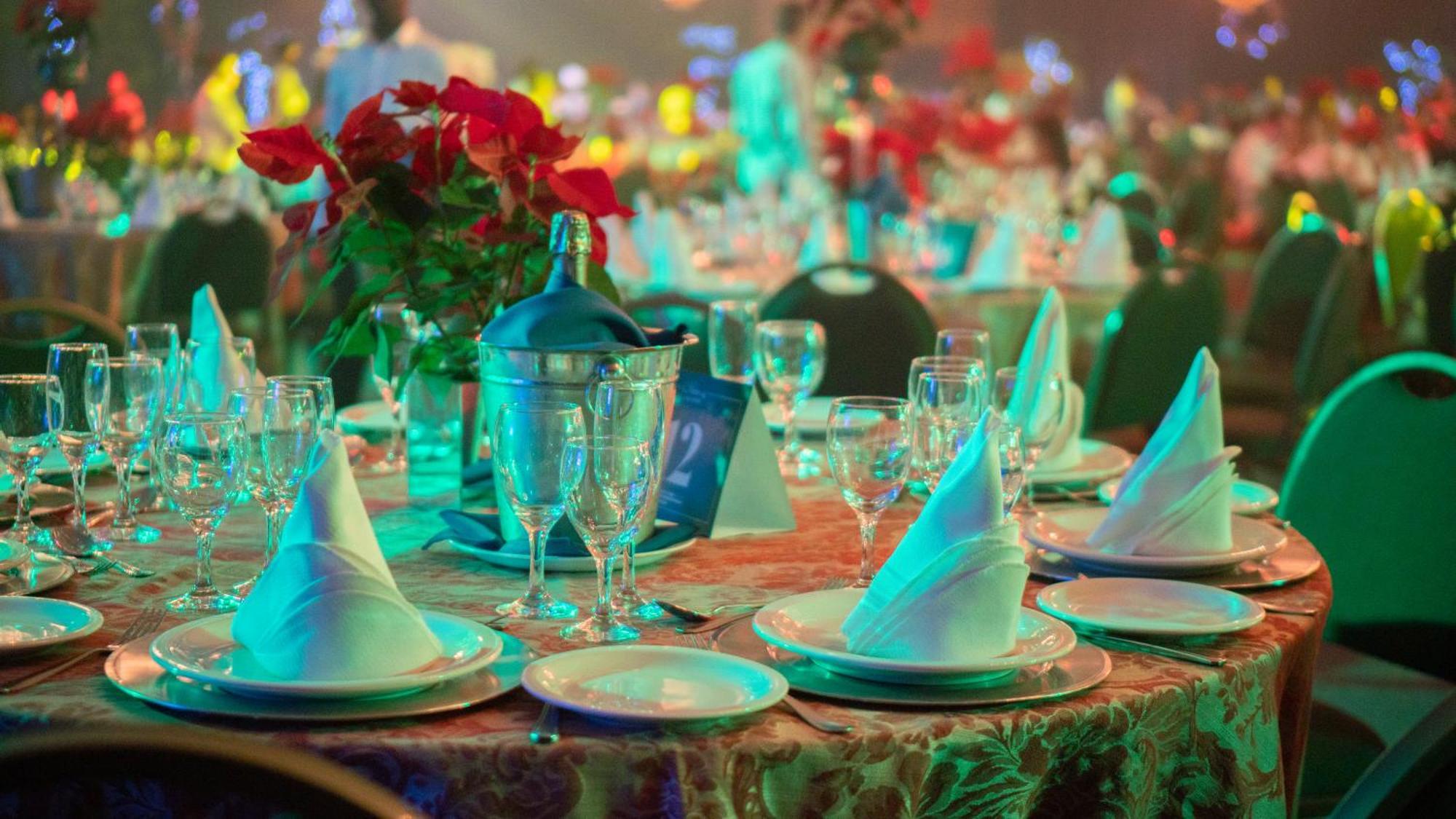 Mabu Thermas Grand Resort Foz do Iguaçu Exterior foto A table set for a formal dinner