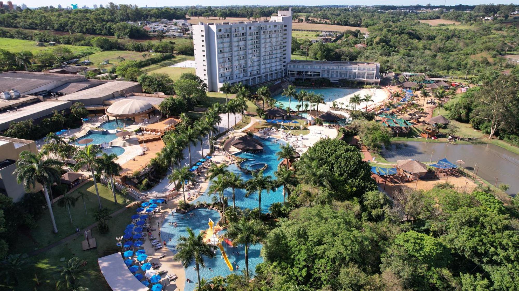 Mabu Thermas Grand Resort Foz do Iguaçu Exterior foto Aerial view of the water park